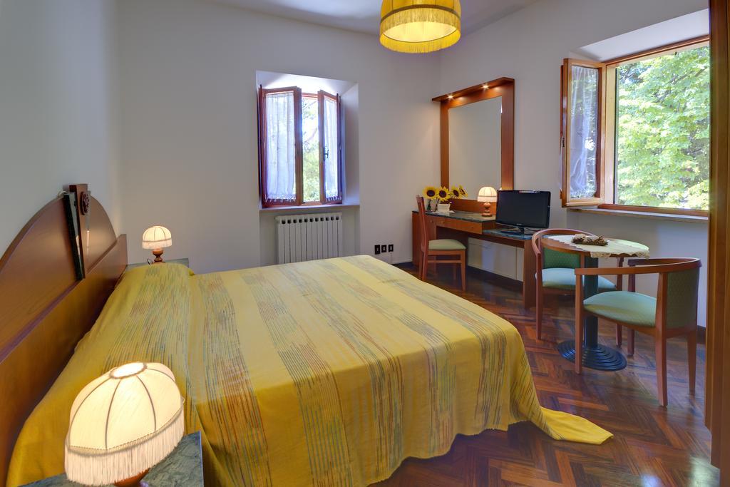 Affittacamere Villa Gigli Sirolo Buitenkant foto