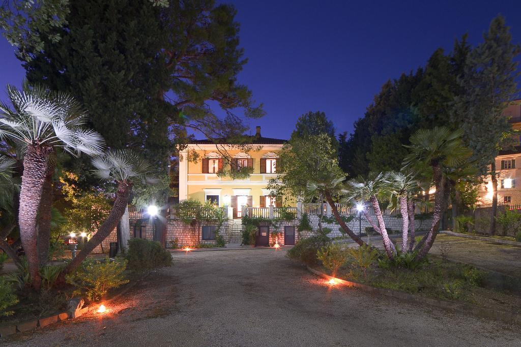 Affittacamere Villa Gigli Sirolo Buitenkant foto